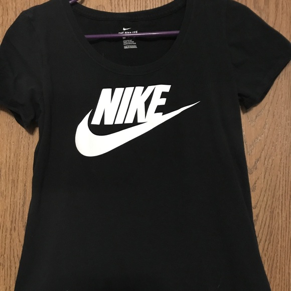 plain black nike shirt